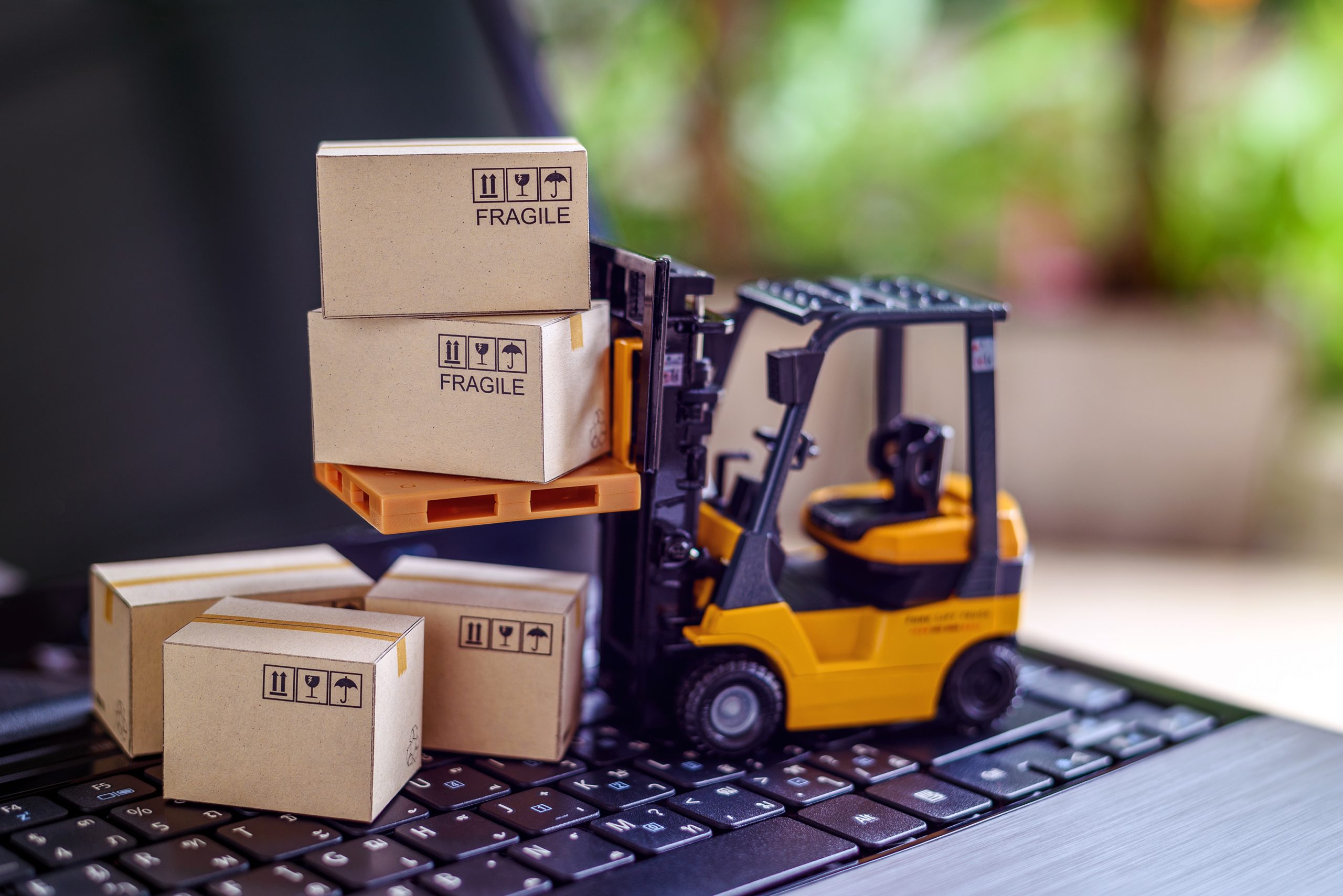 shutterstock_1460101262 Contact Transport Logistics Management